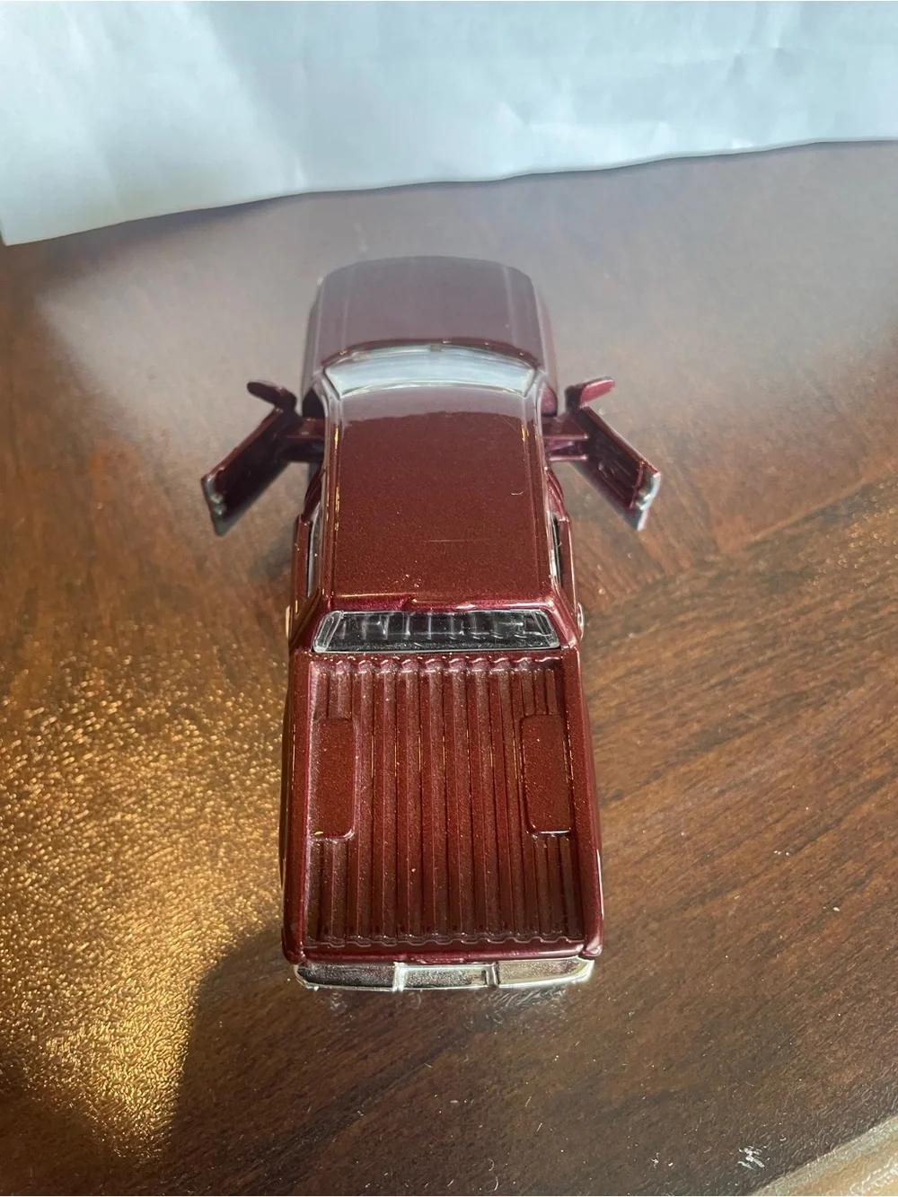 2014 Chevy Silverado 1500 Z71 MAISTO 1:52 scale,Pull Back ,opening Doors.